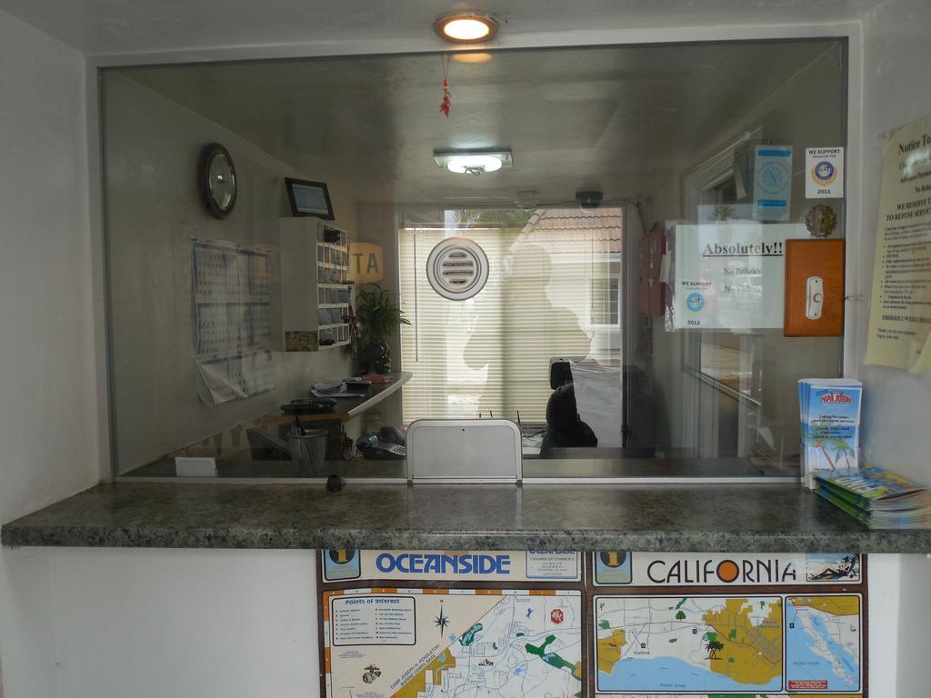 Coast Inn Oceanside Bagian luar foto