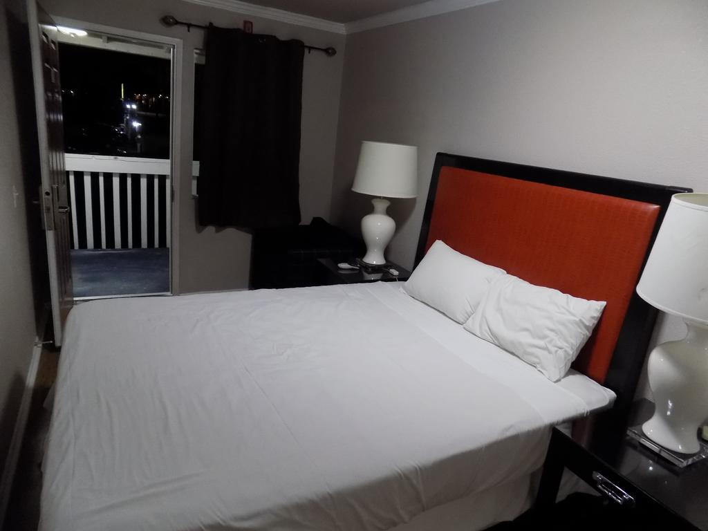 Coast Inn Oceanside Bagian luar foto